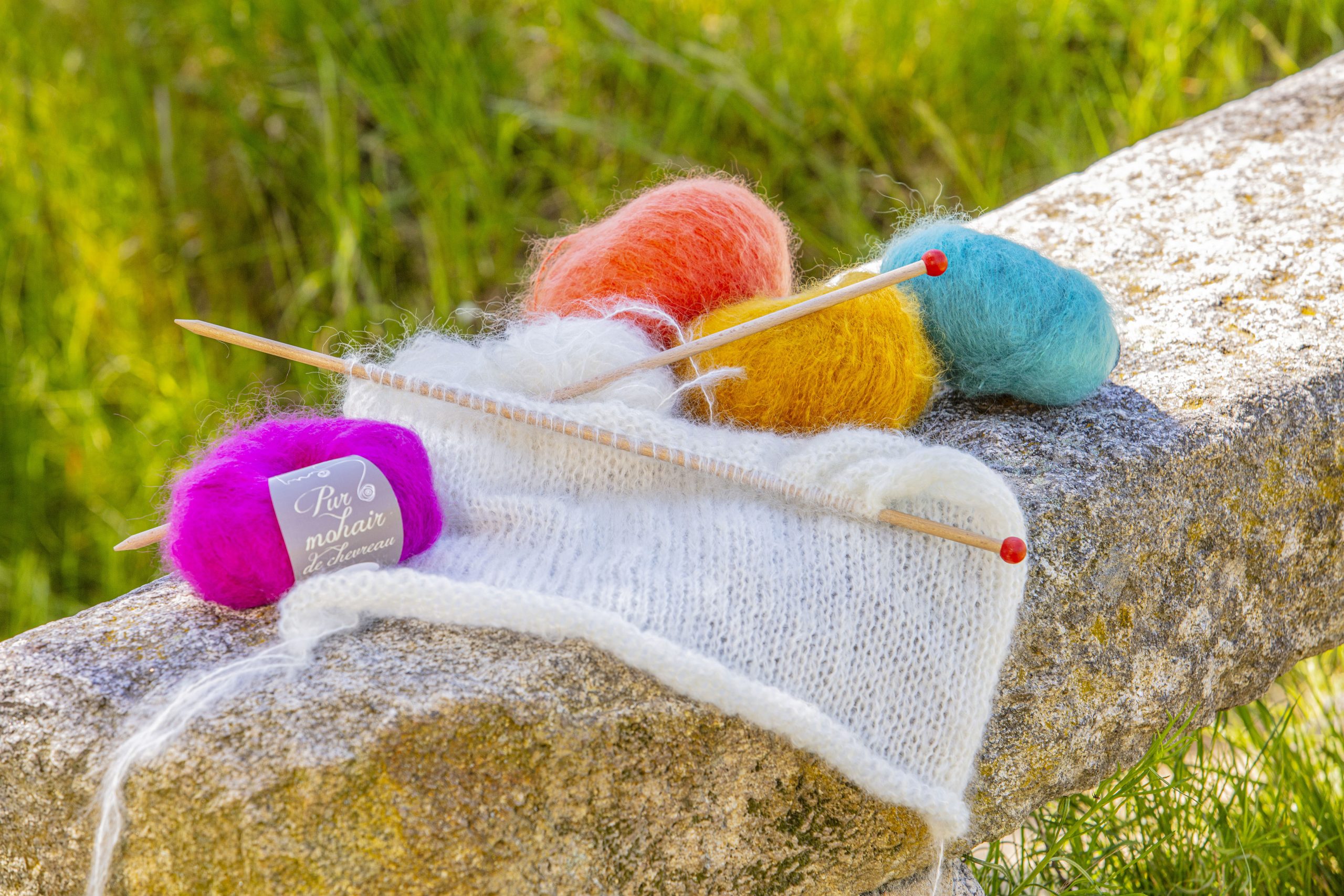 Cagoule en laine mohair de chevreau angora tricot main